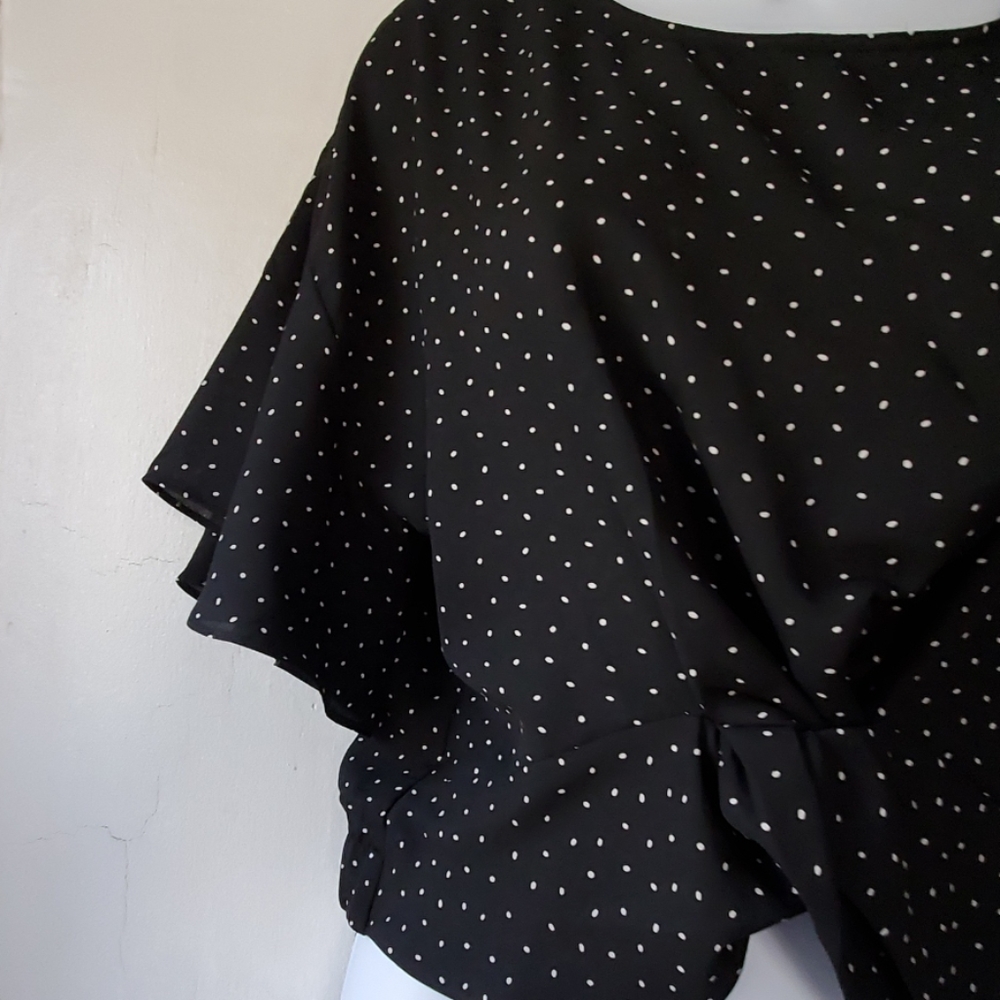 Tops - Picture 2 of 8